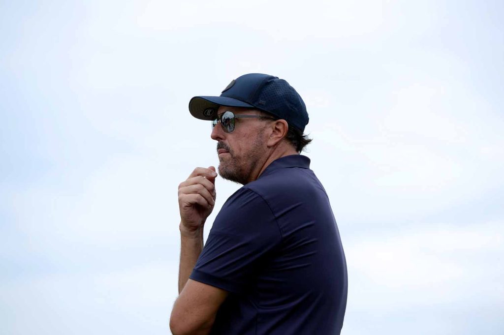 Phil Mickelson Pro Golfer Tips to play better