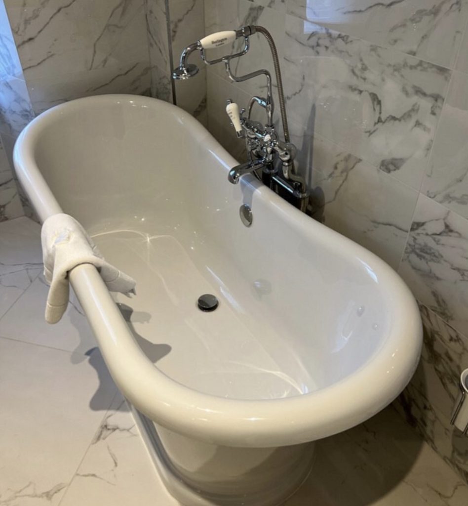 Roll top bath is very glam!